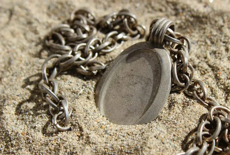 Use the Minelab Vanquish 540 to find awesome gems like buried jewelry!