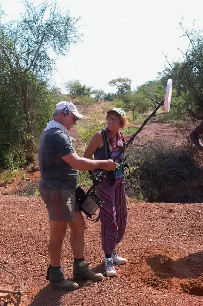 Metal detecting clubs allow you to find friends in the hobby