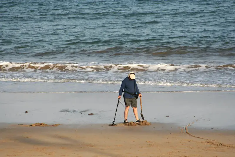 You can use the XP Deus on the beach